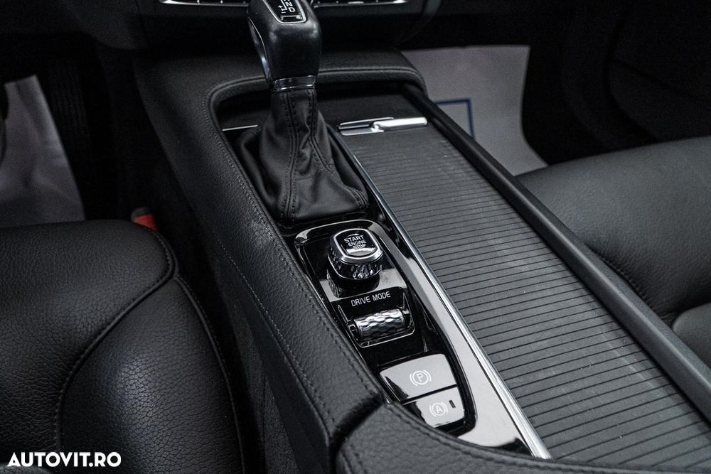 Volvo S90 D4 Geartronic Momentum Pro - 25