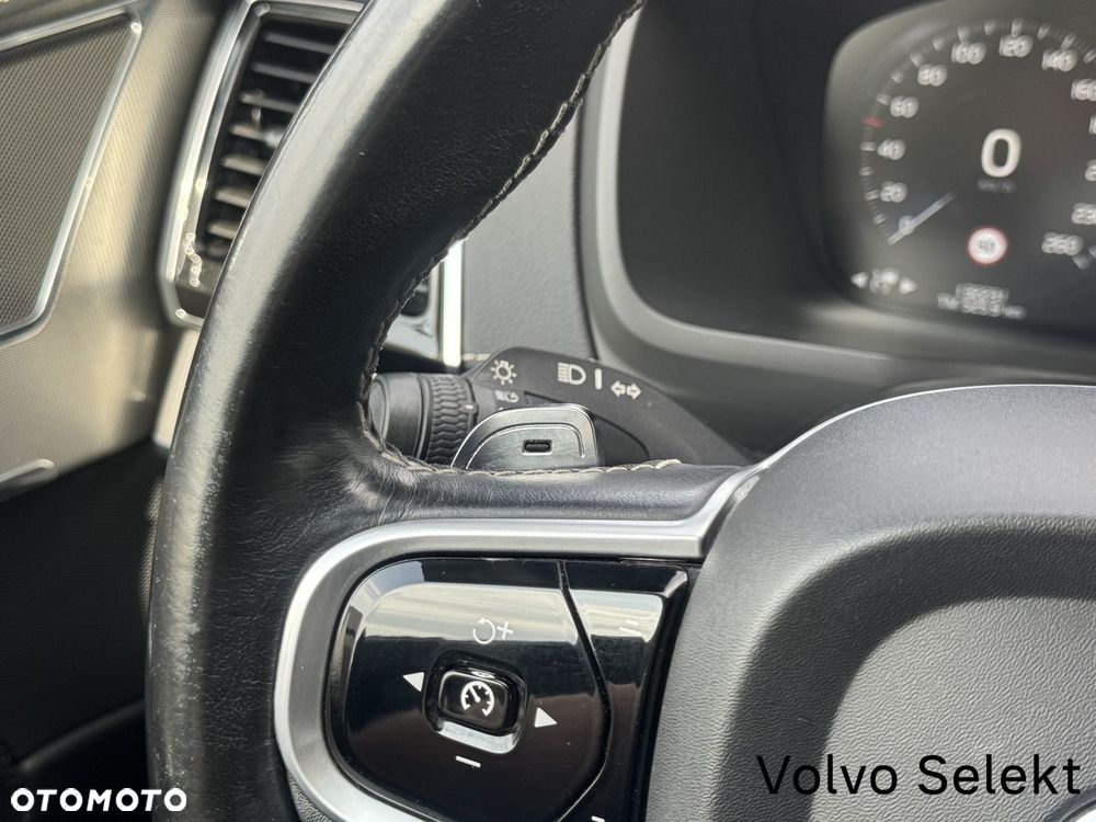 Volvo XC 90 - 25
