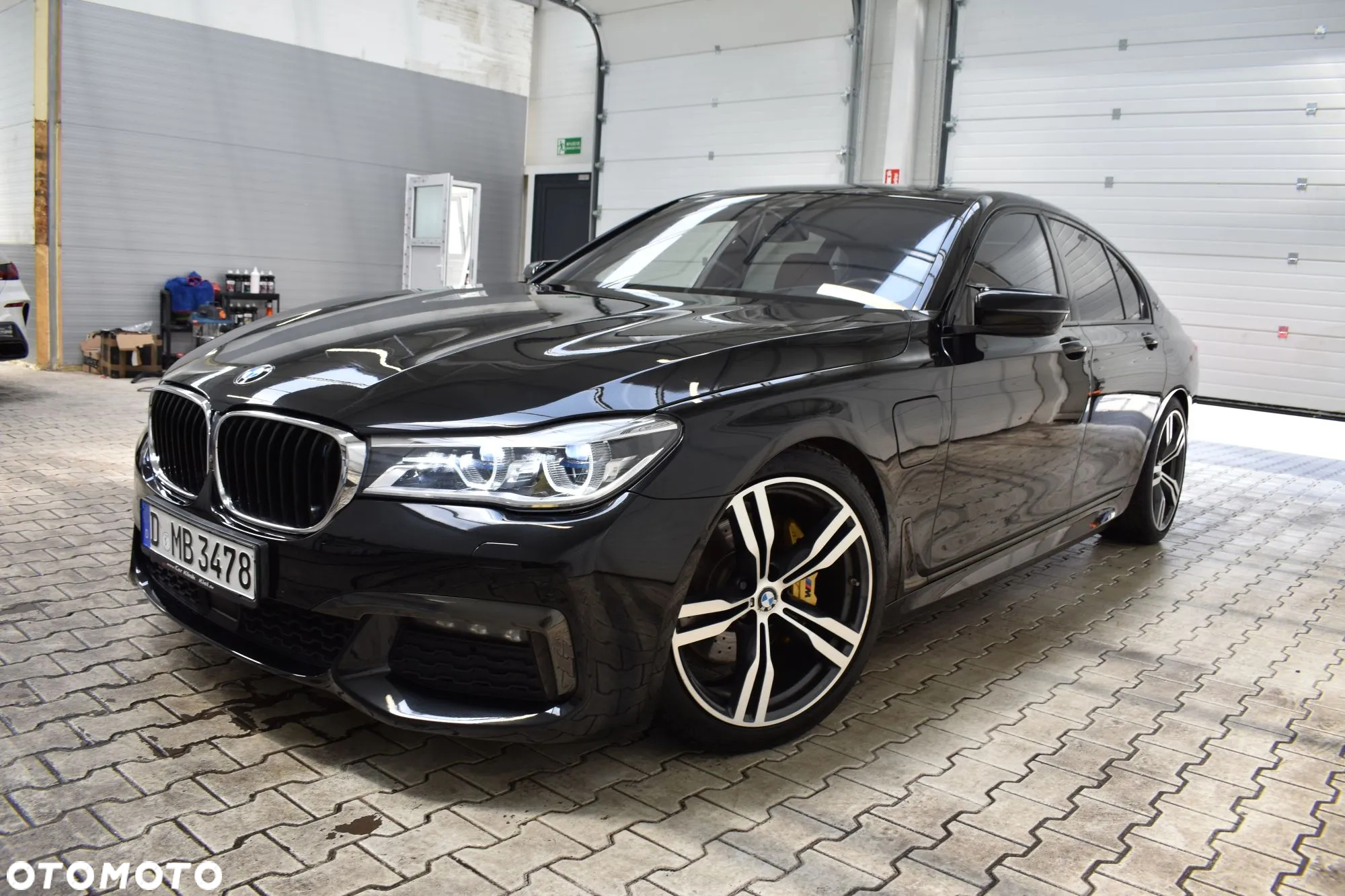BMW Seria 7 740e iPerformance - 2