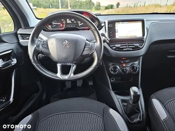 Peugeot 208 1.2 PureTech Style - 6