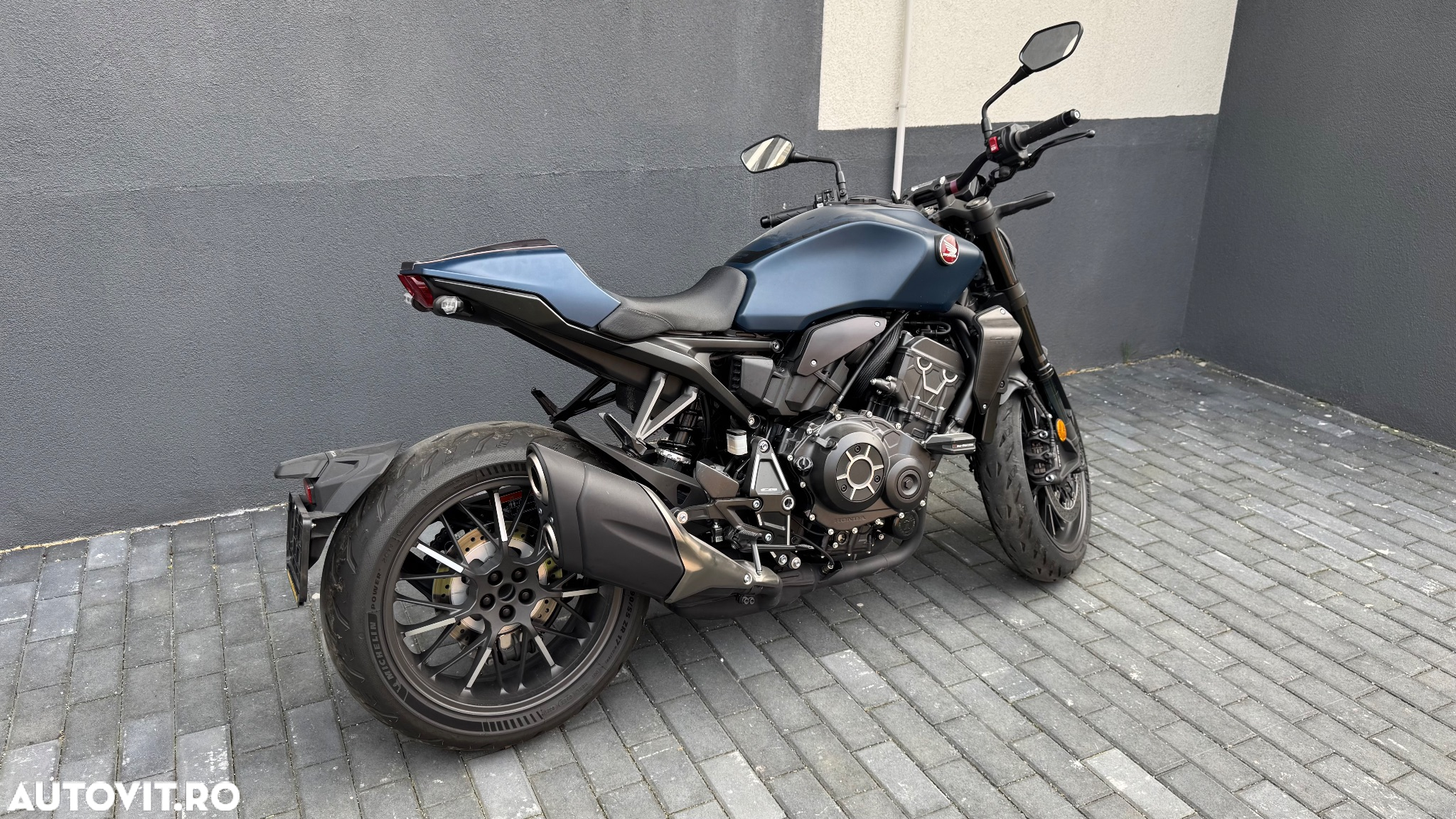 Honda CB 1000R - 6