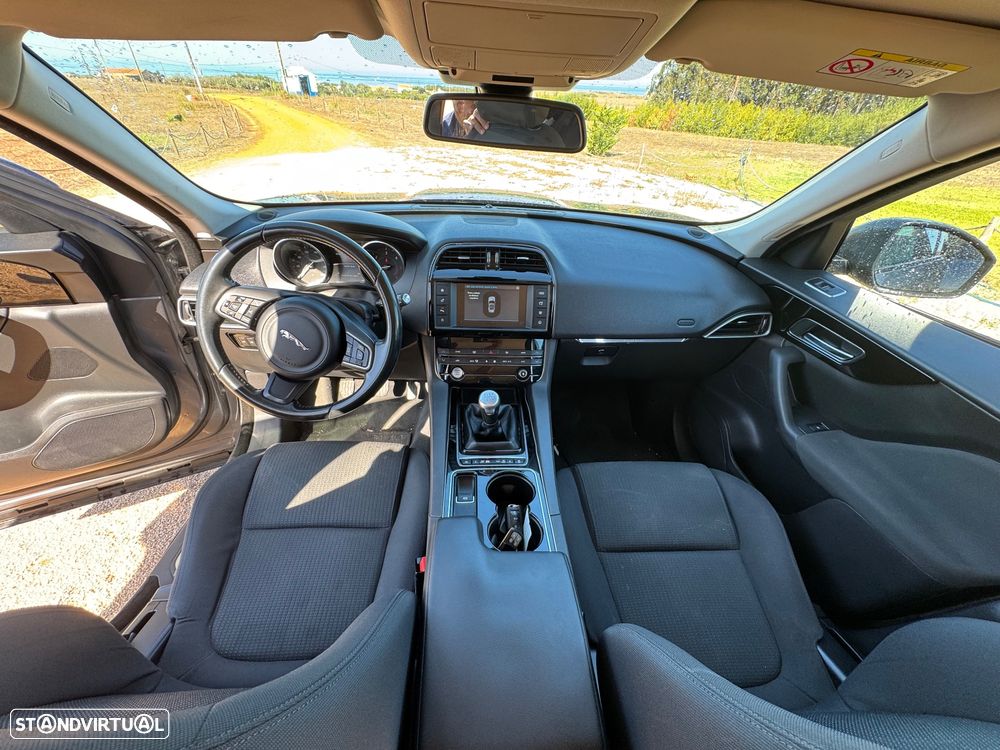 Jaguar F-Pace 2.0 i4D Prestige AWD - 14