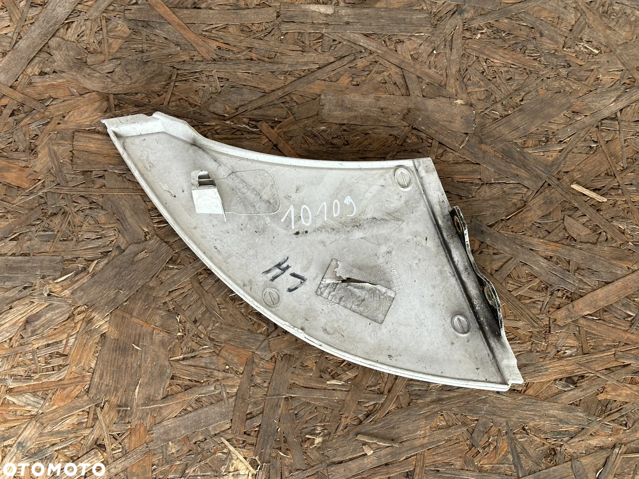 LISTWA POD LAMPE LEWA FIAT DUCATO 06- 1306531070 - 2