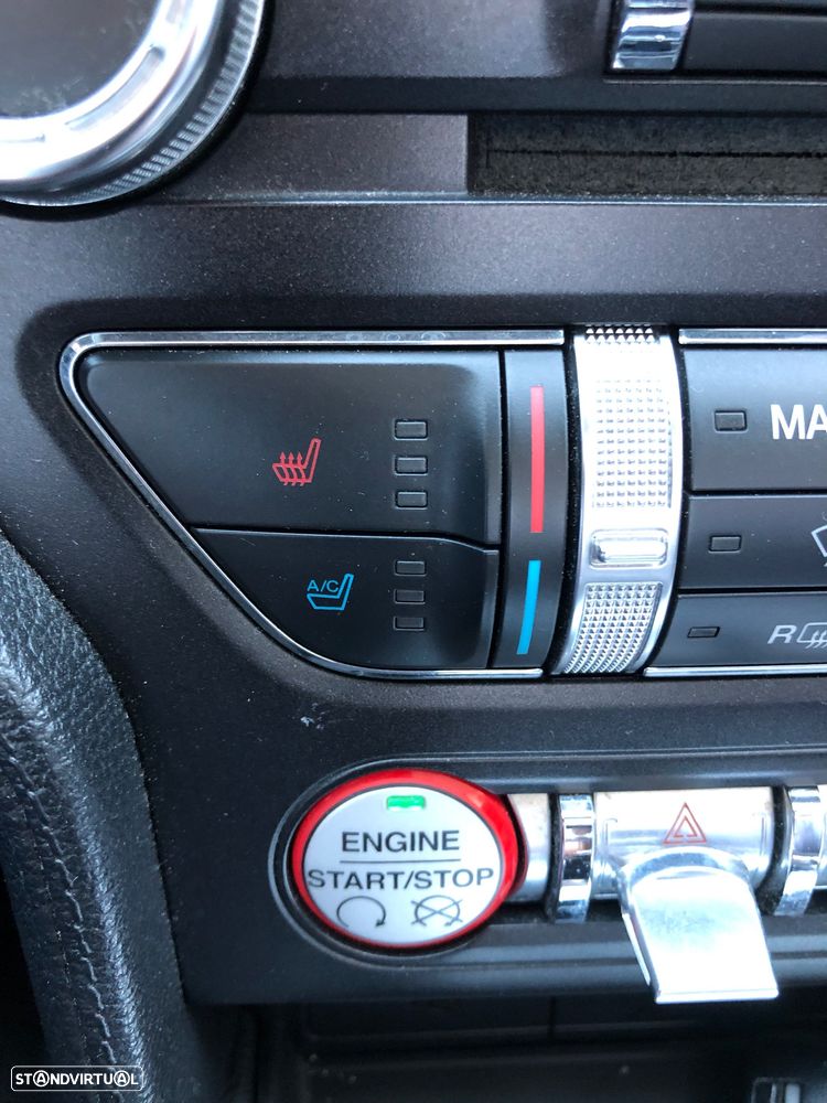 Ford Mustang Cabrio 2.3 Eco Boost - 40