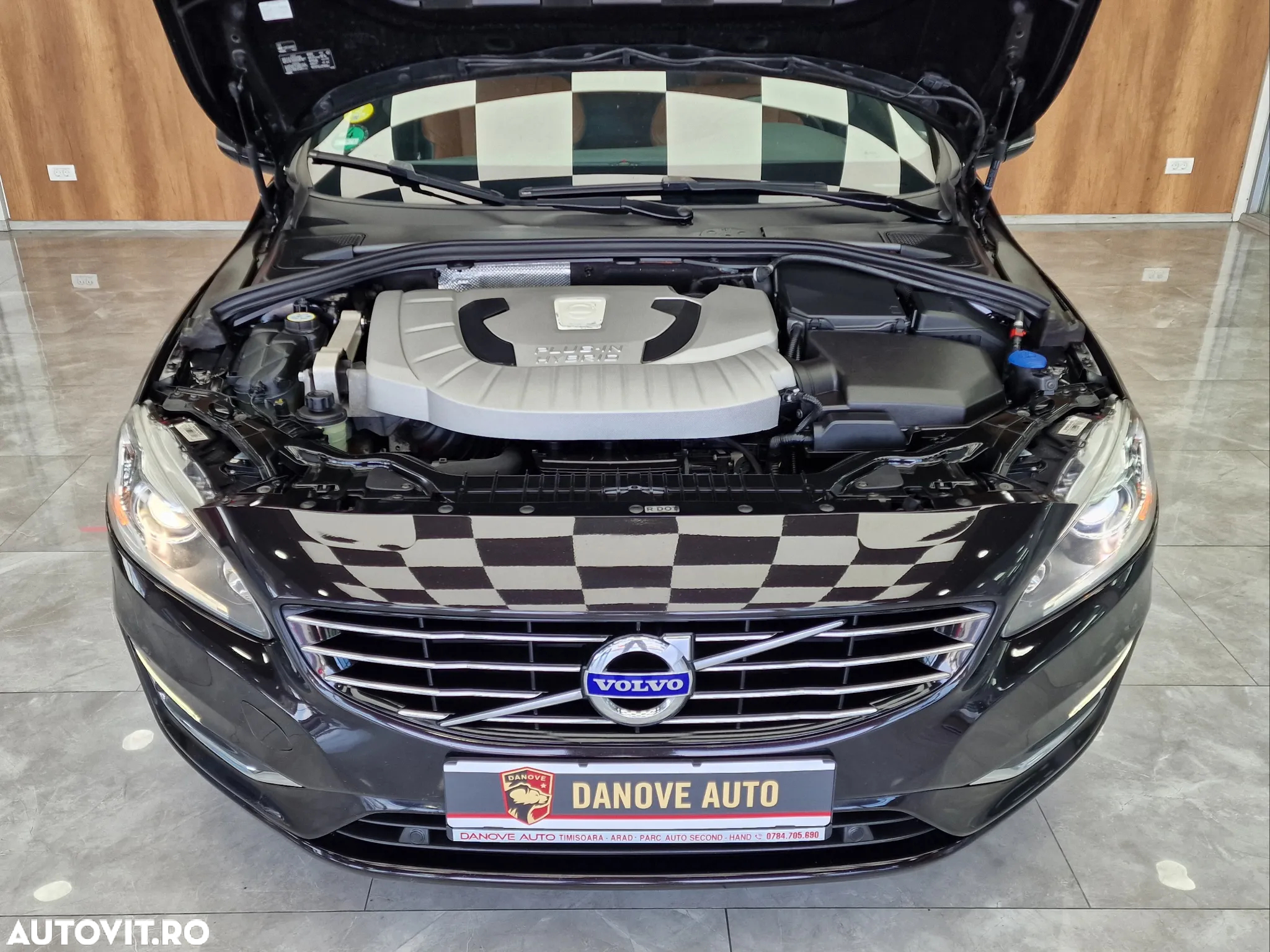 Volvo V60 D6 Plug-In-Hybrid AWD Geartronic Momentum - 29