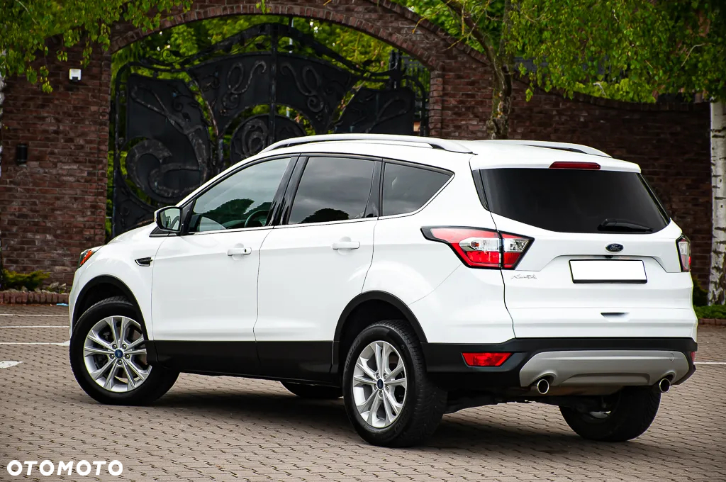 Ford Kuga 2.0 TDCi 2x4 Titanium - 15