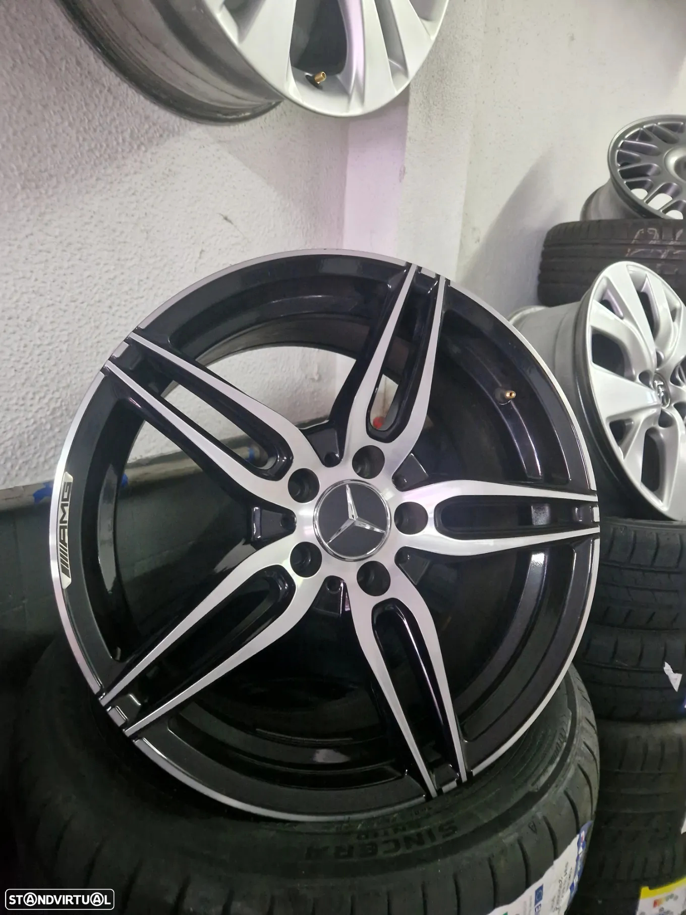 JANTES 18 MERCEDES AMG PRETAS POLIDAS USADAS (IMACULADAS) COM DUAS MEDIDAS COM PNEUS USADOS - 3