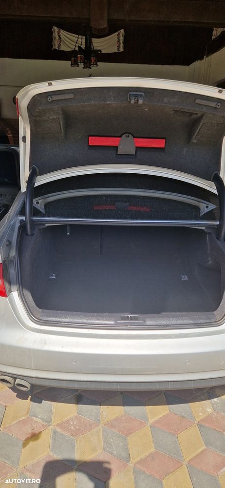 Audi A4 Limuzina 2.0 TDI - 12