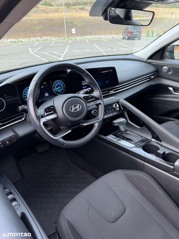 Hyundai Elantra 1.6 l 123 CP CVT Highway - 4