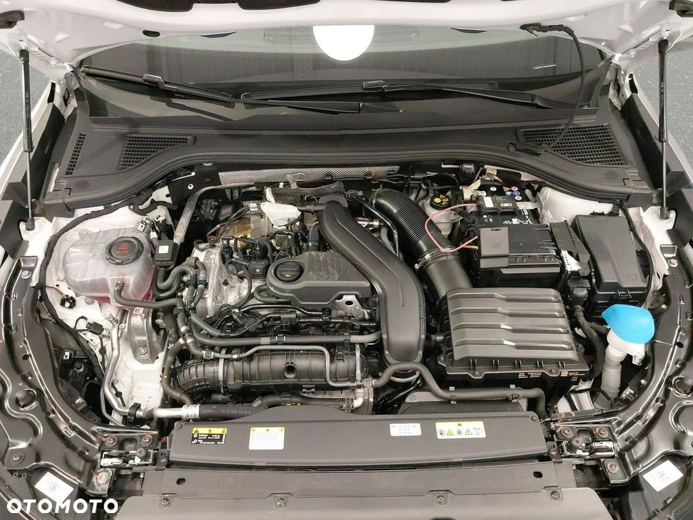 2025 Volkswagen Passat Variant, photograph 9