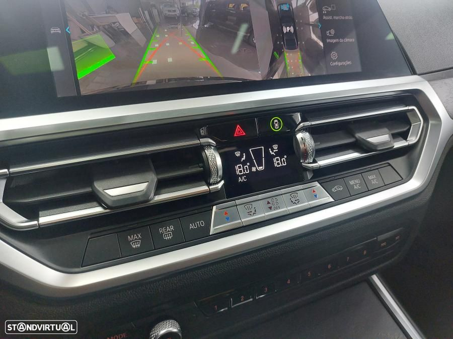 BMW 330 e Pack 50 anos M Auto - 29