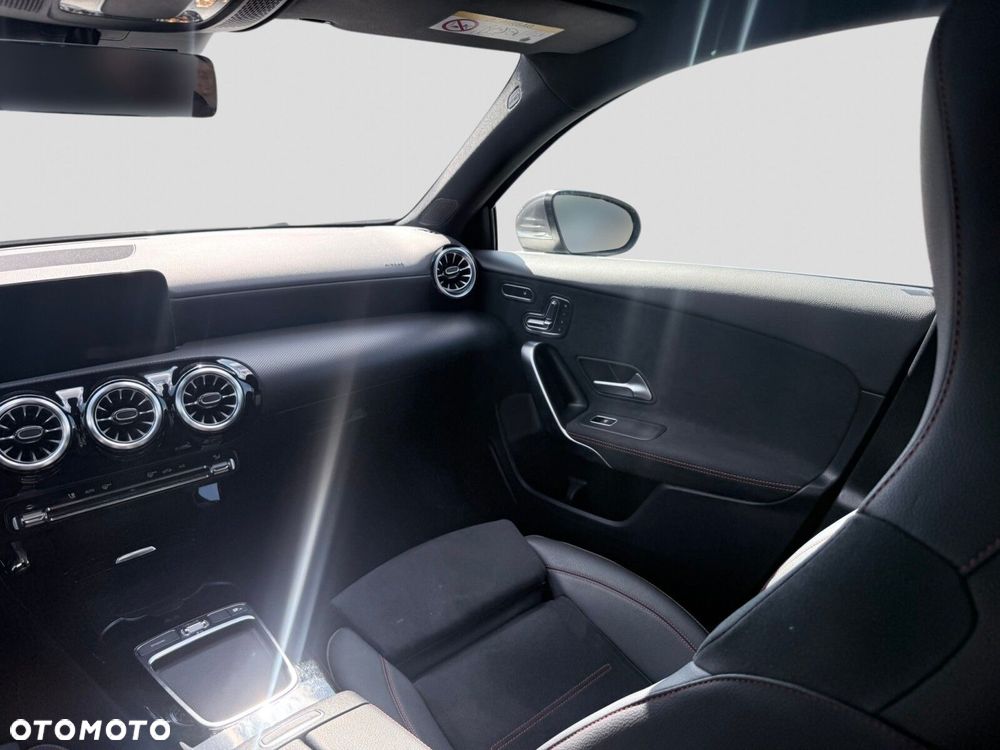 Mercedes-Benz Klasa A 220 4-Matic AMG Line 8G-DCT - 20