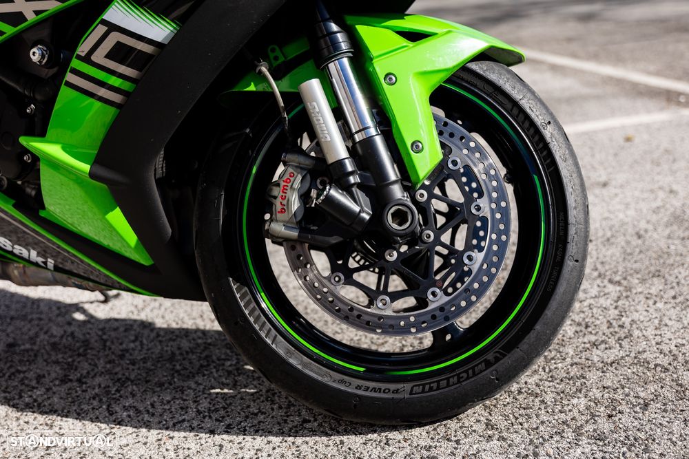 Kawasaki ZX ZX10R - 16