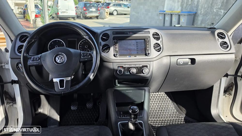VW Tiguan 2.0 TDi Sport BlueMotion - 6