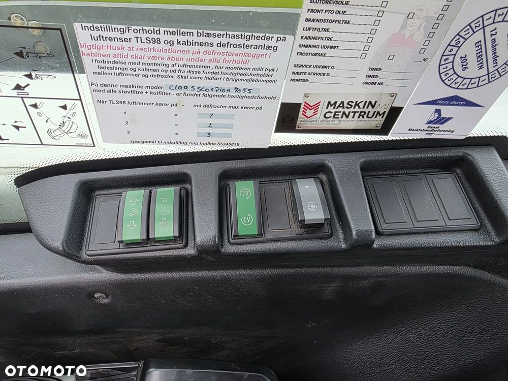 Claas Scorpion 7055 - 28