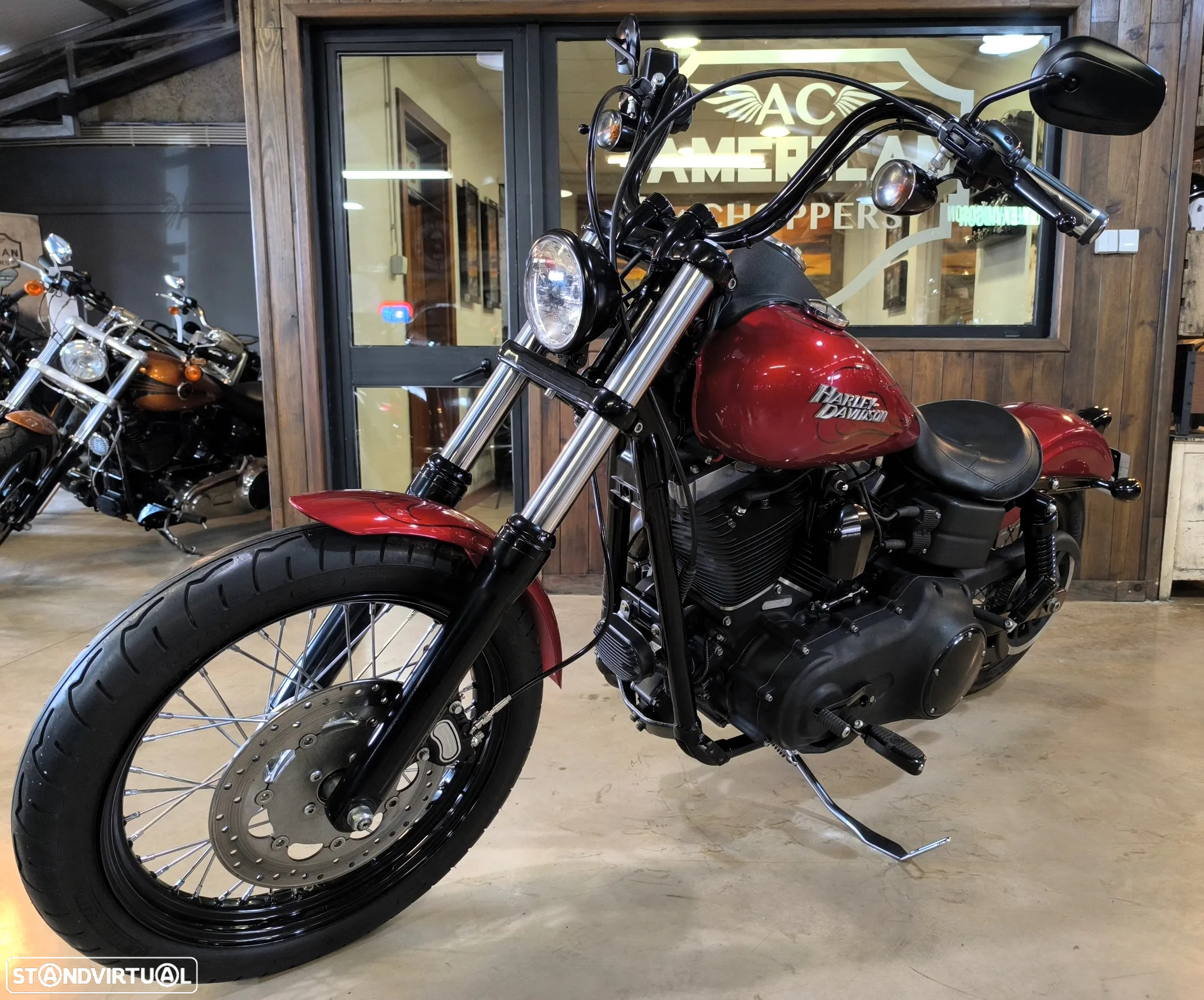 Harley-Davidson Dyna STREET BOB - 10