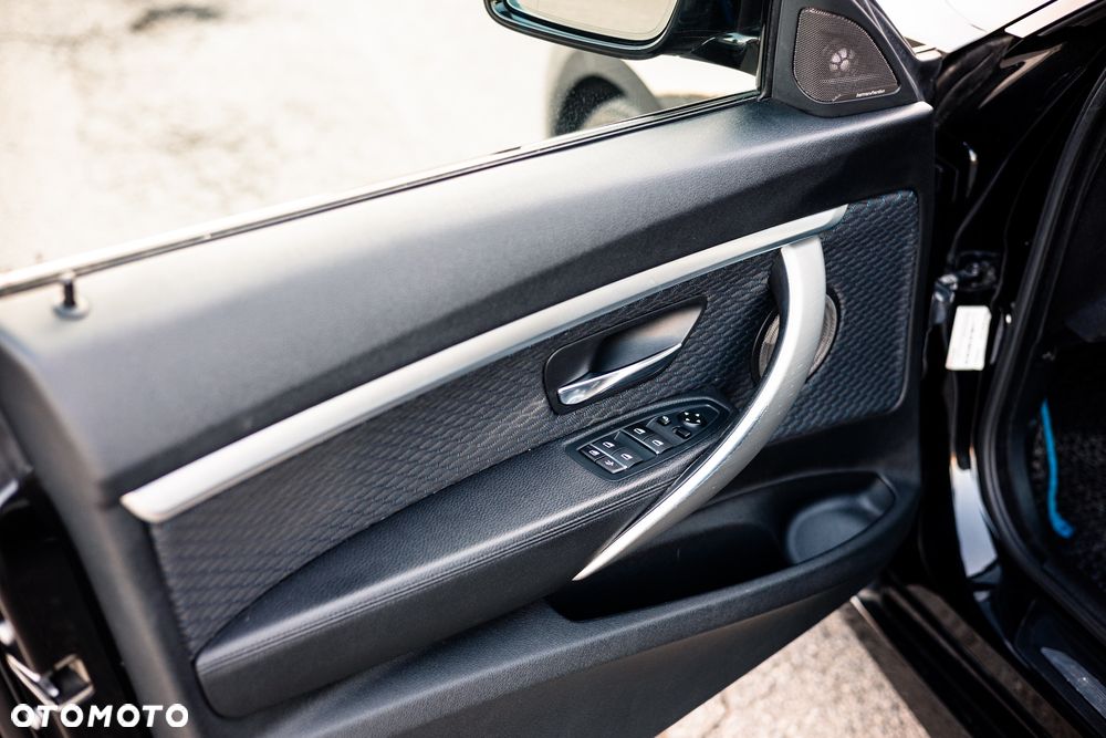 BMW Seria 3 325d M Sport - 6