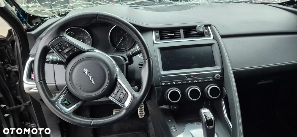 Jaguar E-Pace 2.0 i4D AWD R-Dynamic - 28