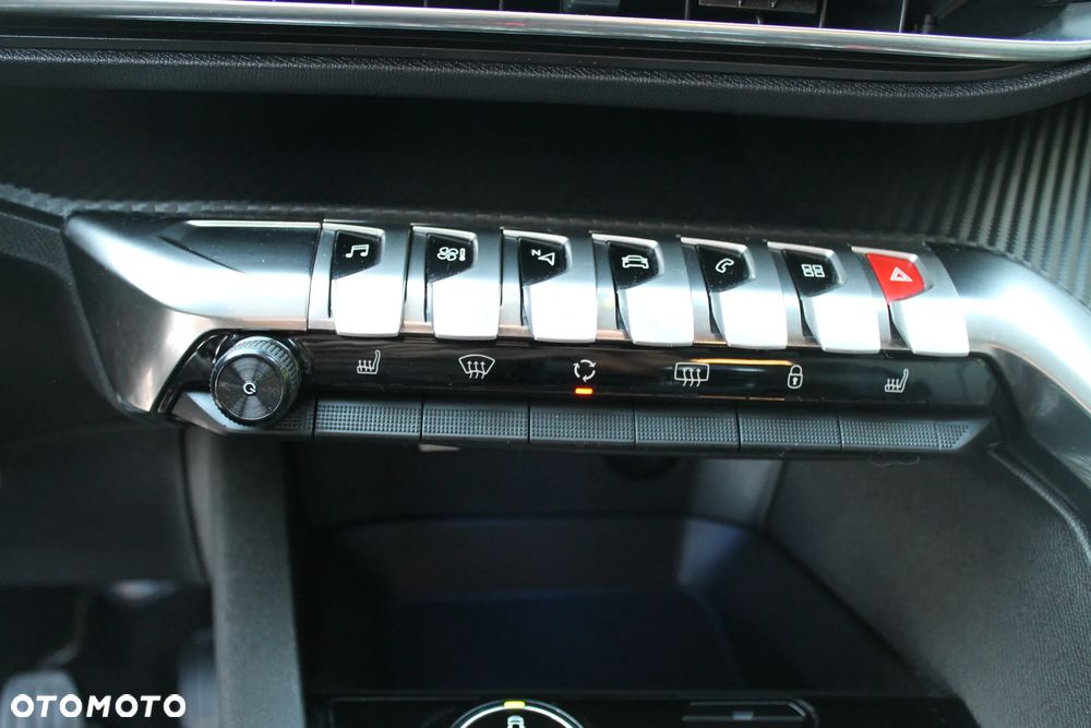Peugeot 3008 PureTech 130 Stop & Start GPF Allure Business-Paket - 17