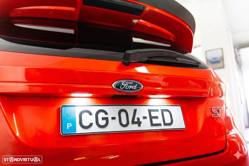 Ford Fiesta 1.6 T ST - 37