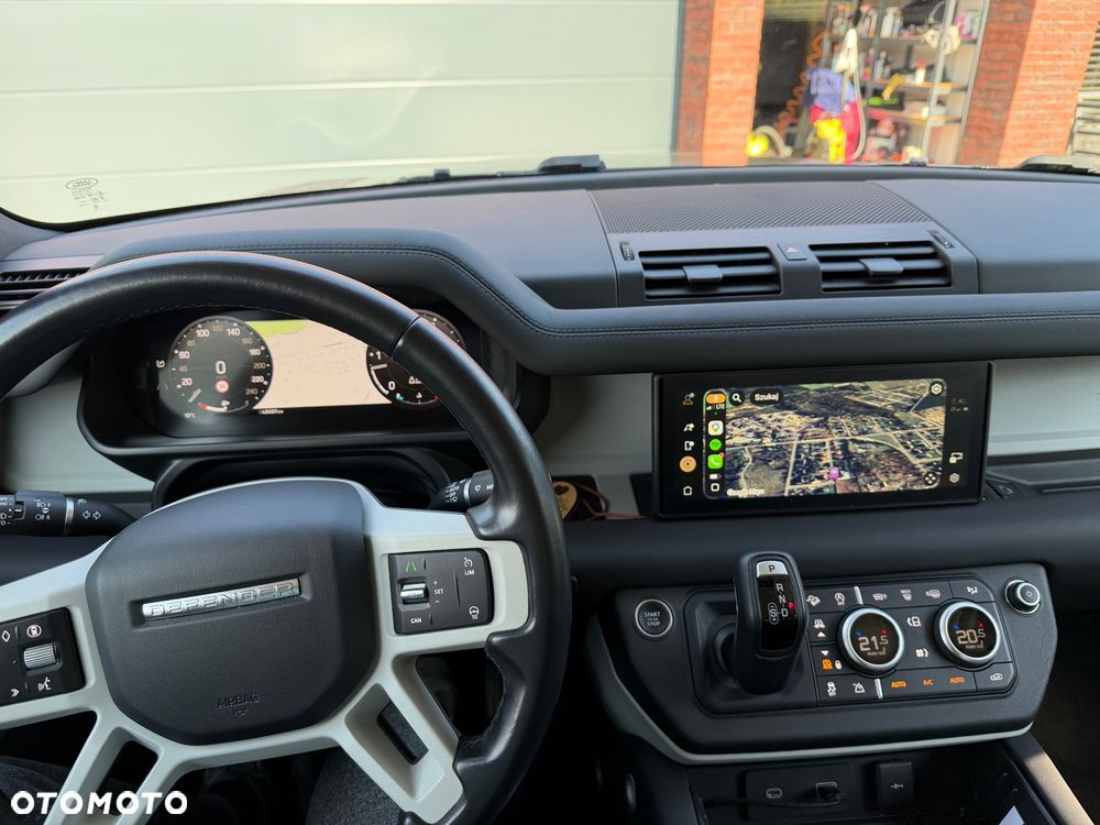 Land Rover Defender - 19