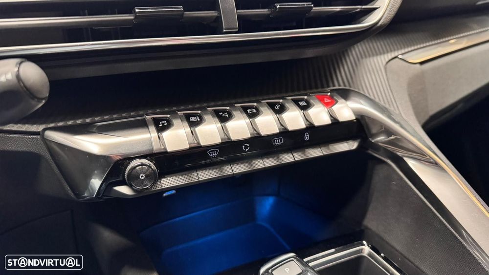 Peugeot 3008 1.5 BlueHDi Active Pack EAT8 - 8