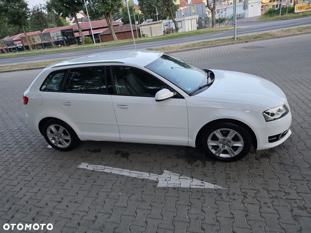 Audi A3 Sportback 1.6 TDI DPF Attraction - 6