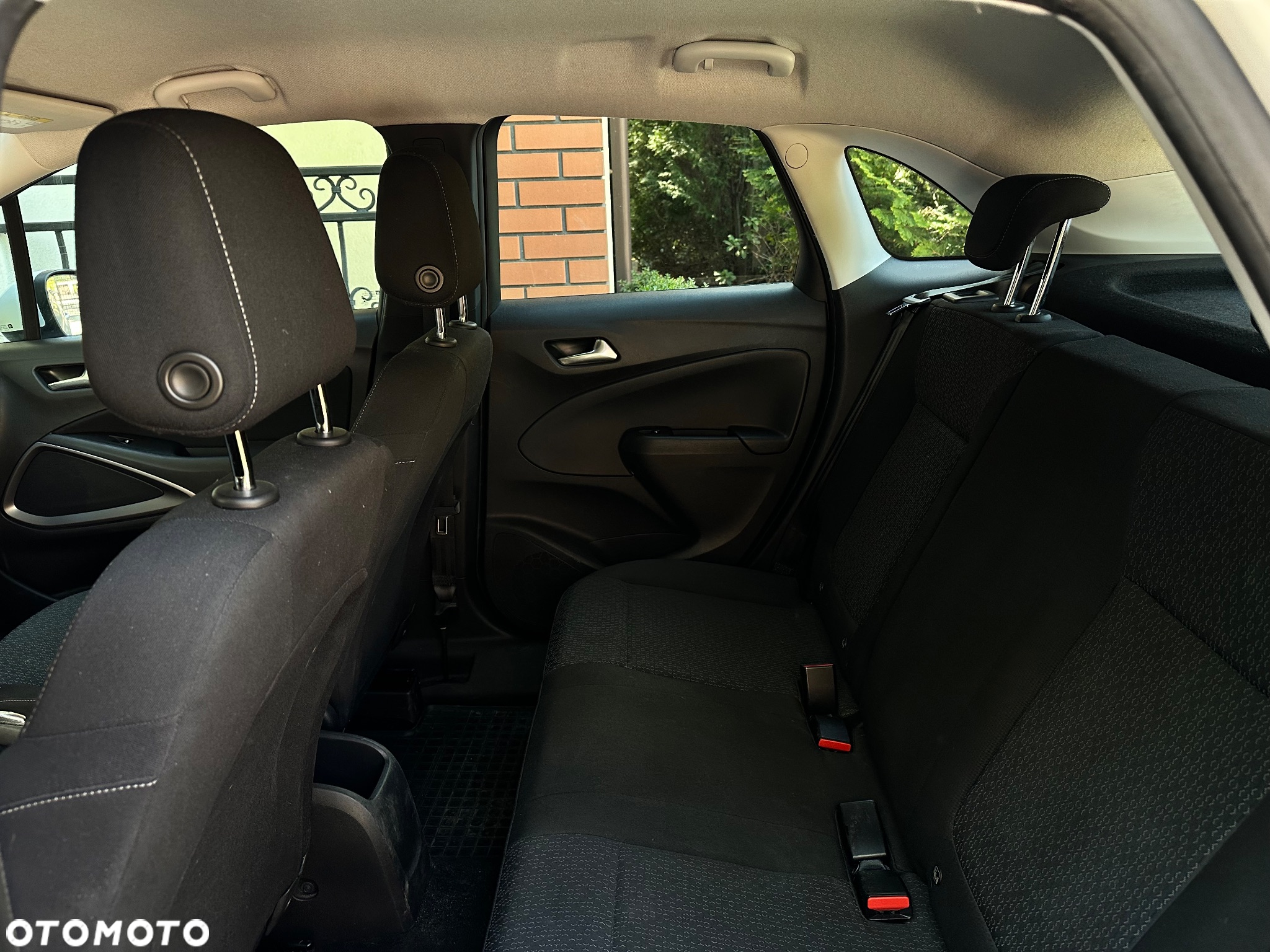 Opel Crossland X 1.2 T Enjoy S&S - 19