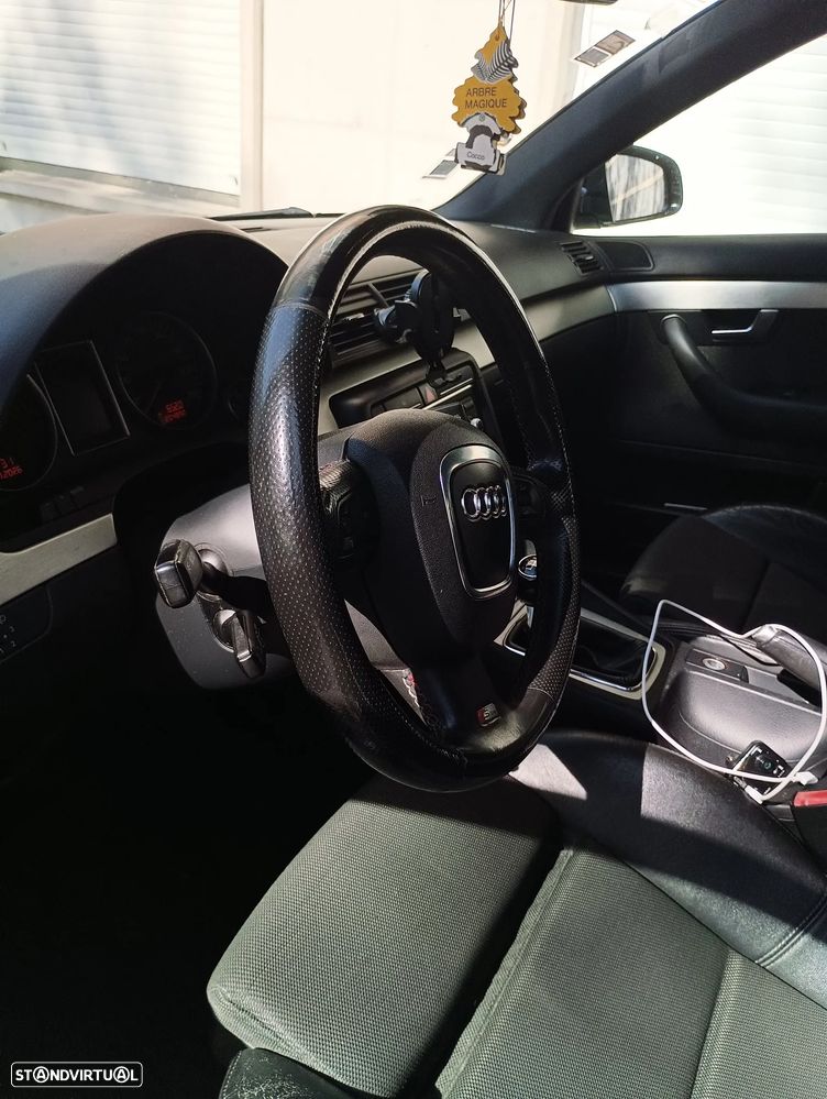 Audi A4 2.0 TDI S-line - 31