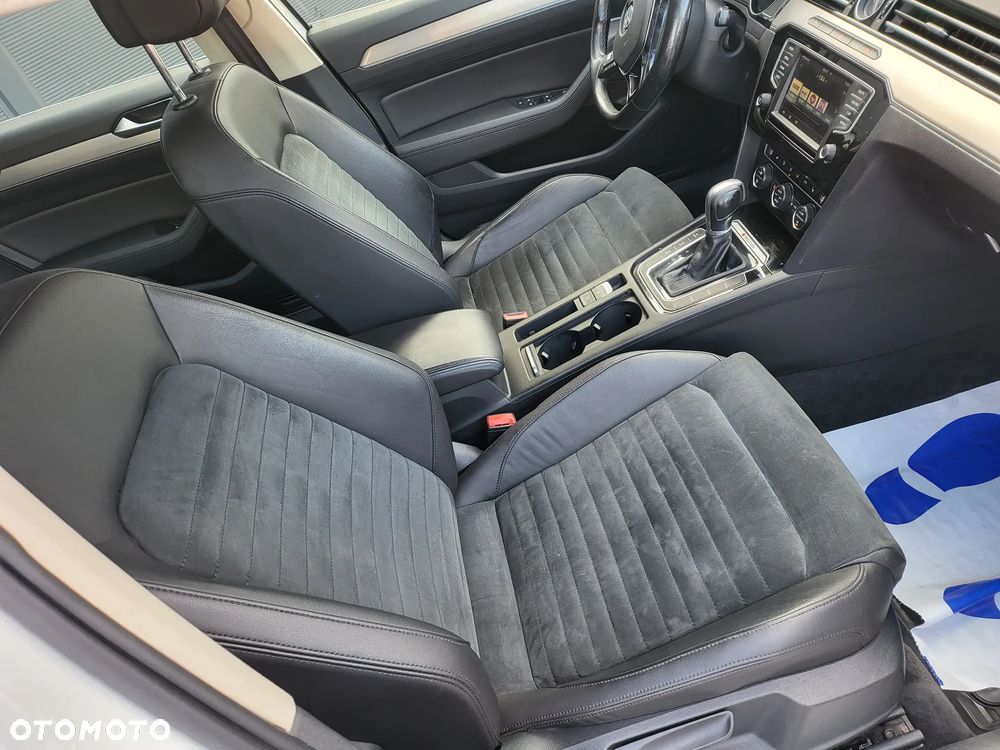 Volkswagen Passat Variant 2.0 TDI SCR 4Motion DSG Highline - 3