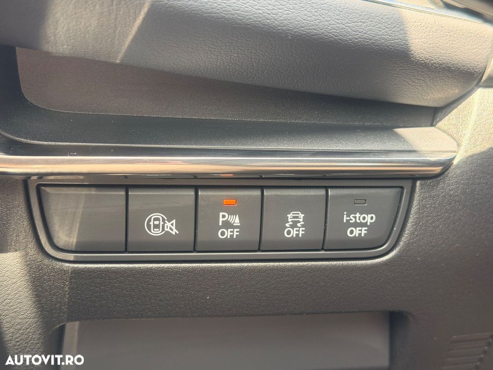 Mazda 3 e-Skyactiv G150 AT MHEV Exclusive-Line - 24