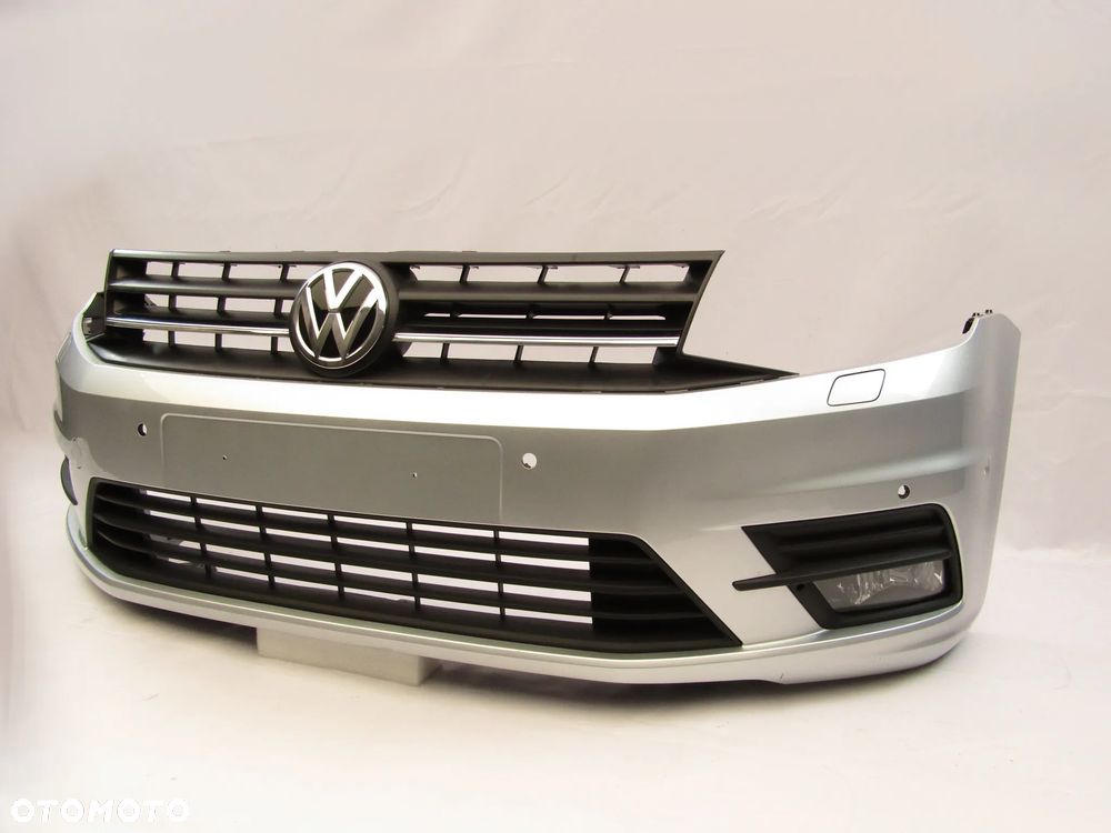 Zderzak przedni VW Caddy LIfe 15 - 20 Sprysk. / Pdc-6 Lakier LA7W - 10