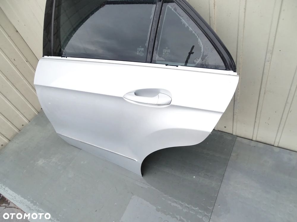 E KLASA W212 Drzwi lewy tyl C775 - 3