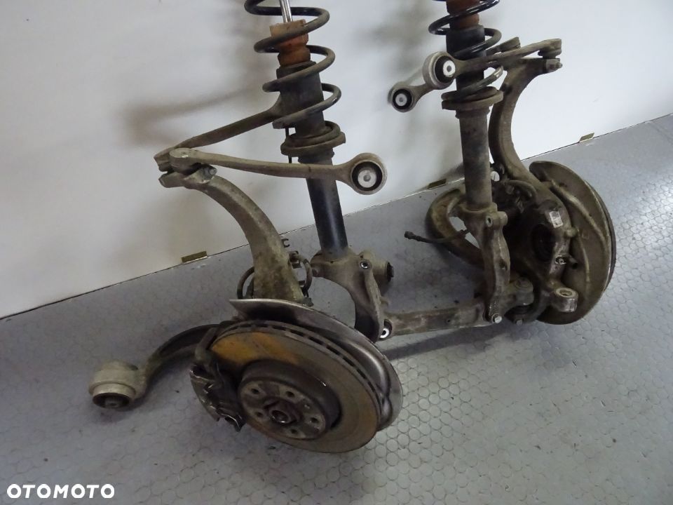 8W0407242F 241F zwrotnica kopyto przod Audi A4 B9 A5 2.0 TDI czesci - 2