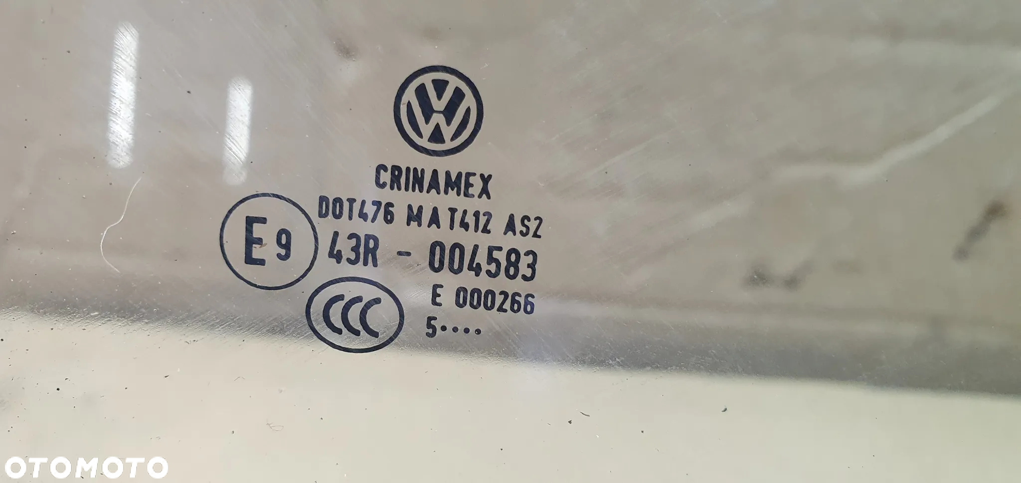 Szyba prawy przód przednia prawa VW Jetta AS2 05r - 4