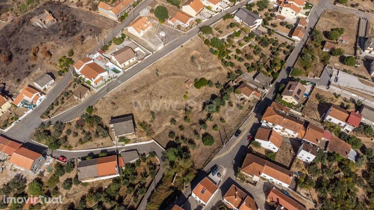 Moradia Isolada T3 / Covilhã, Peso e Vales do Rio - Grande imagem: 2/20