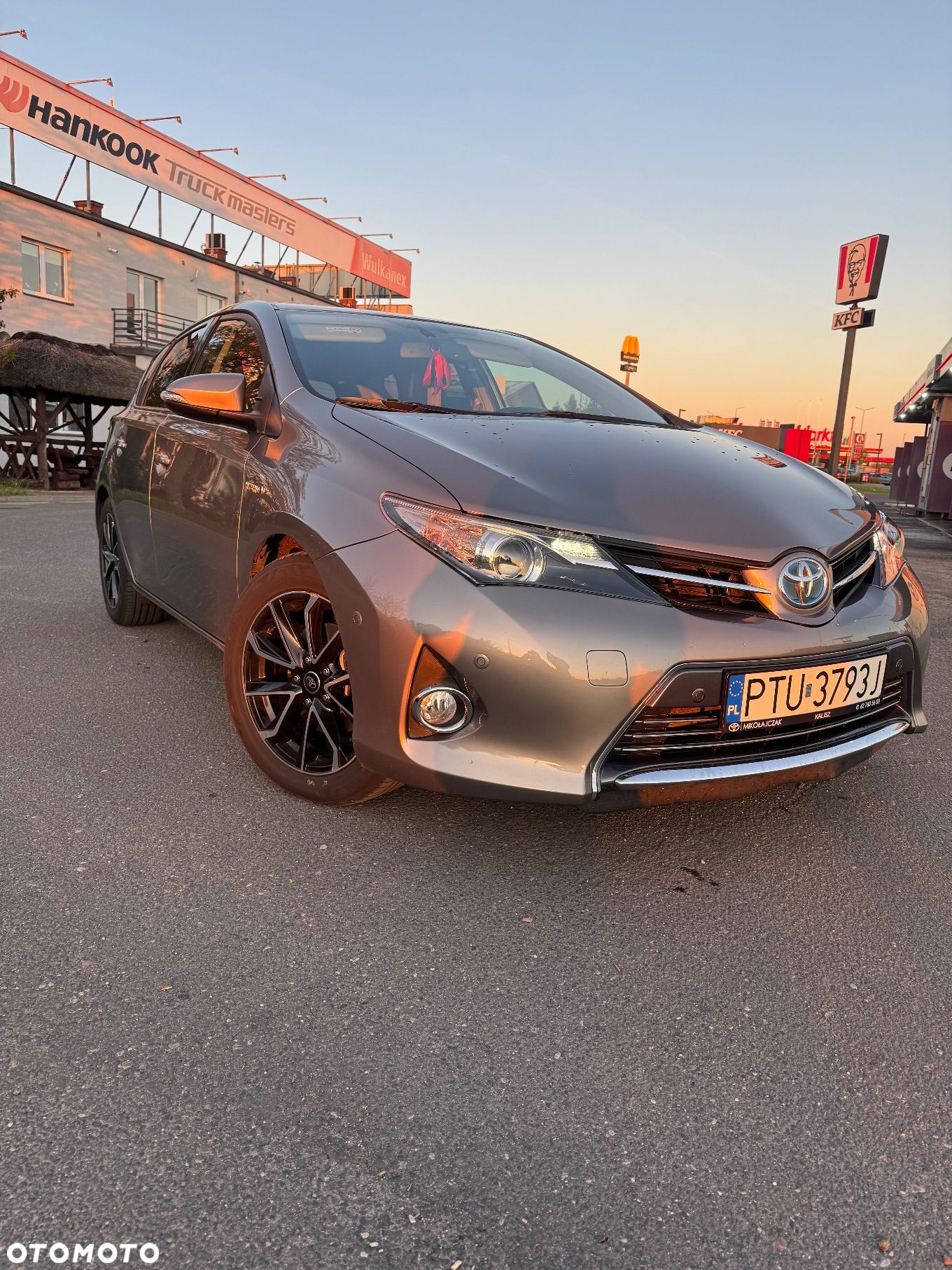 Toyota Auris Hybrid 135 Premium - 1