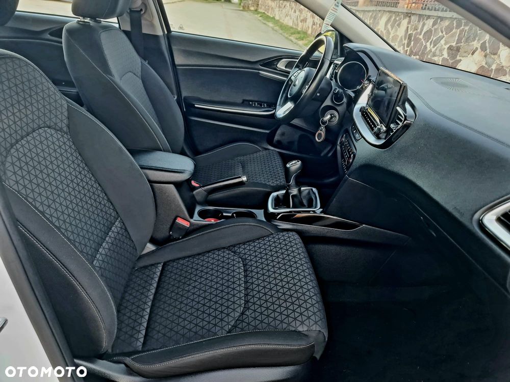 Kia Ceed 1.6 CRDi Platinum Edition - 31