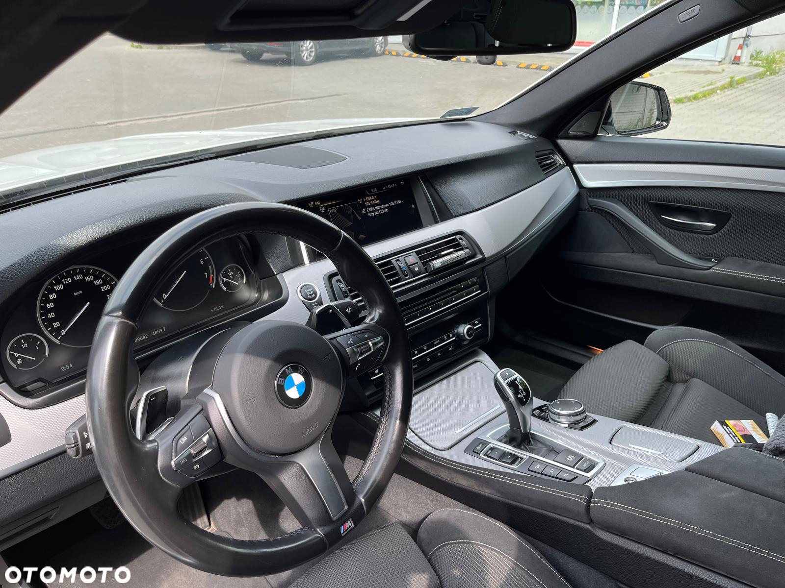 BMW Seria 5 528i xDrive - 9