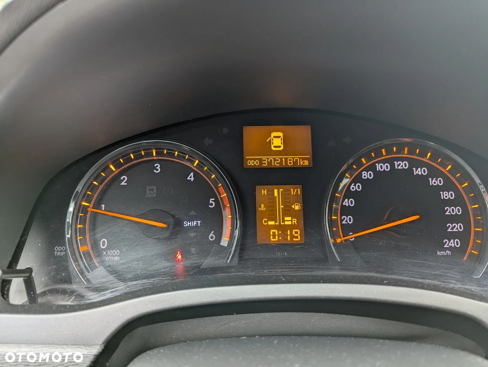 Toyota Avensis - 8