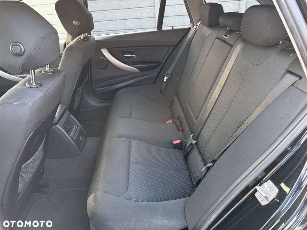 BMW Seria 3 316d - 15