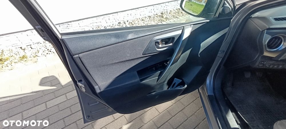 Toyota Auris 1.6 Valvematic Comfort - 10