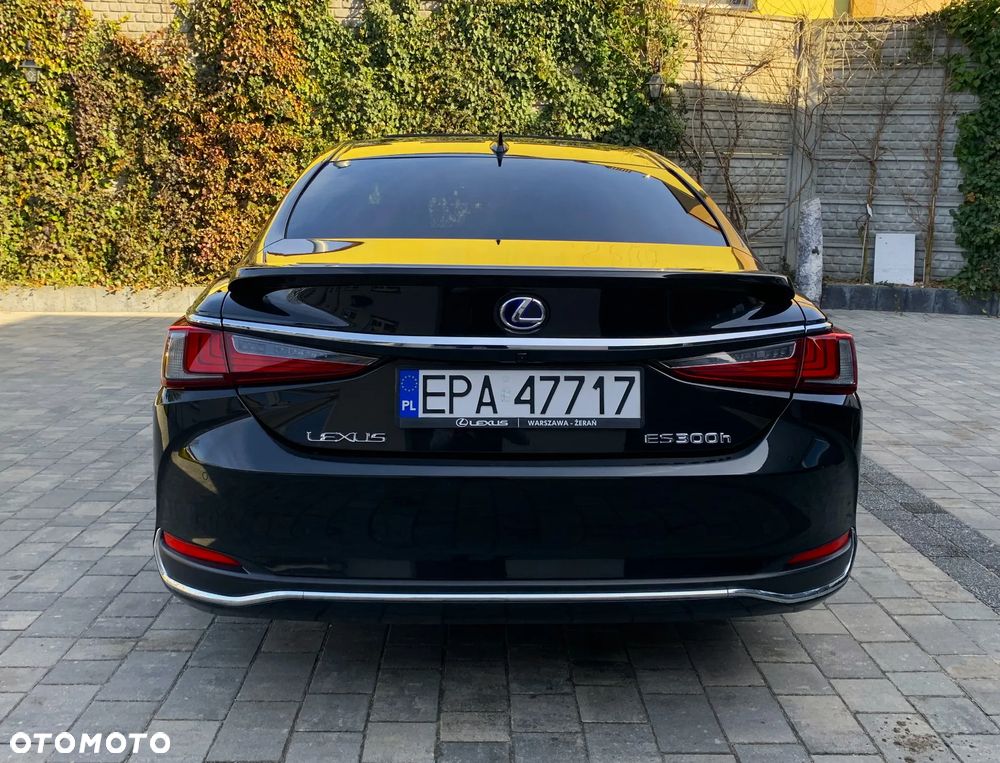 Lexus ES 300h Business Edition - 7