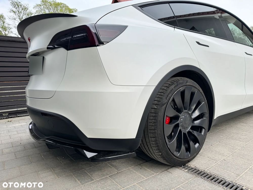 Tesla Y Performance AWD - 4