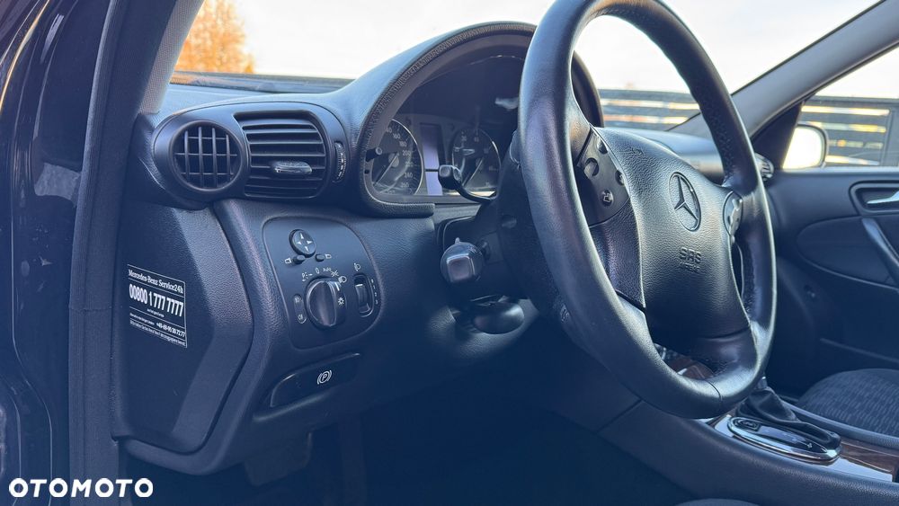Mercedes-Benz Klasa C 180 T Kompressor Automatik Classic - 13