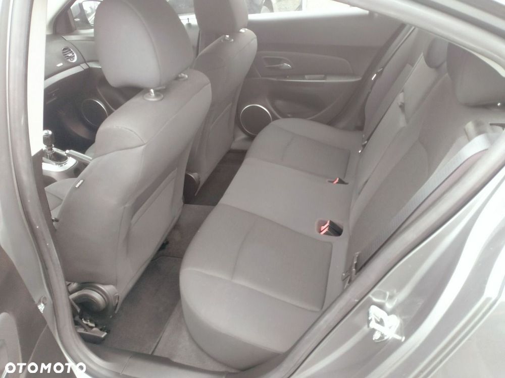 Chevrolet Cruze - 10