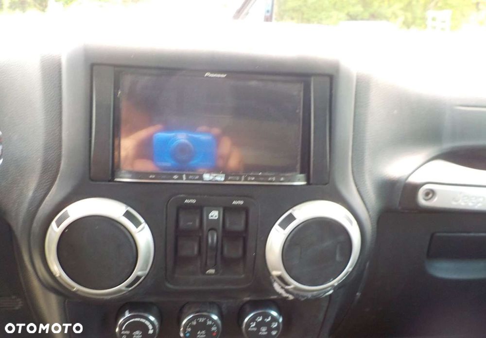 Jeep Wrangler 2.8 CRD Unlim Sahara - 25