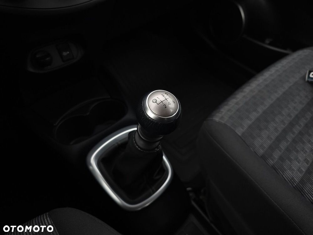Toyota Yaris - 22