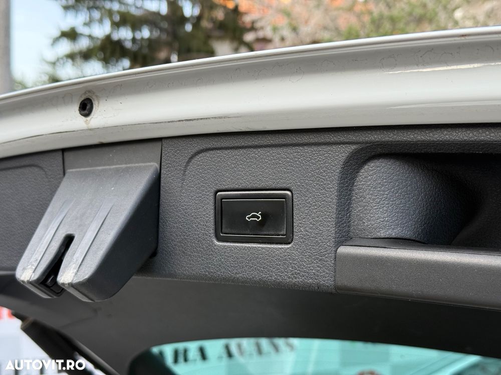 Volkswagen Passat 2.0 TDI DSG 4Motion Highline - 15