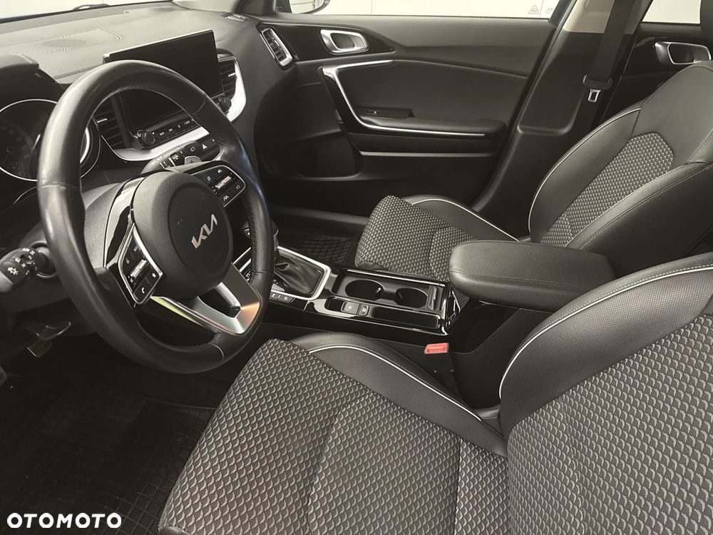 Kia Ceed 1.5 T-GDI Business Line DCT - 12